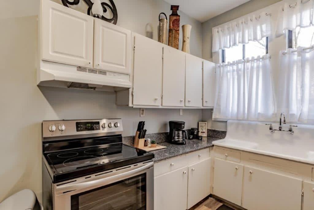 דירות מובייל Dauphin District Darling #1-Downtown, Restaurants מראה חיצוני תמונה