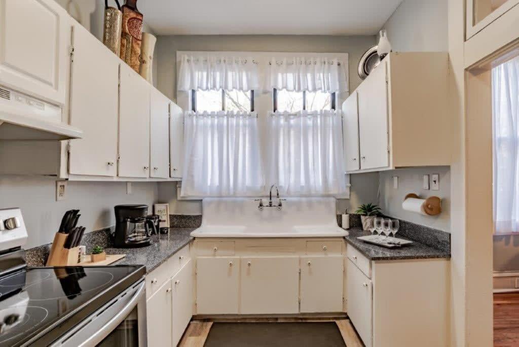 דירות מובייל Dauphin District Darling #1-Downtown, Restaurants מראה חיצוני תמונה