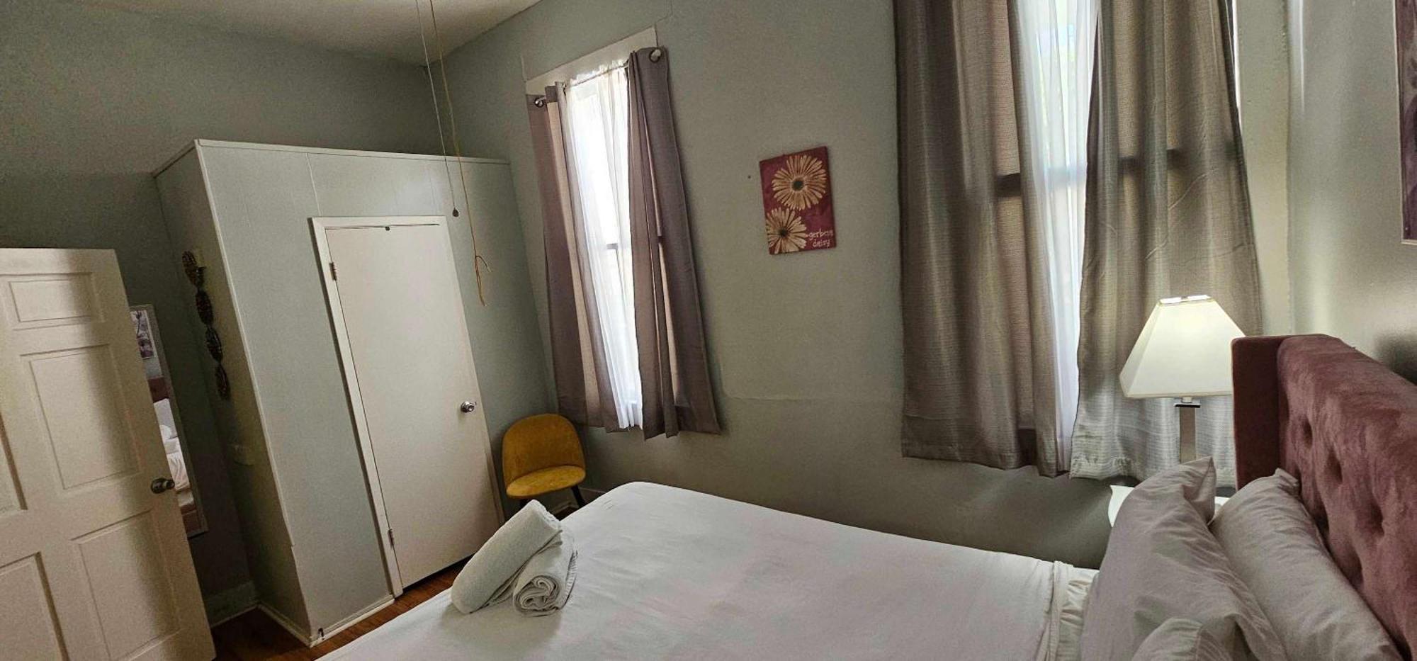 דירות מובייל Dauphin District Darling #1-Downtown, Restaurants מראה חיצוני תמונה